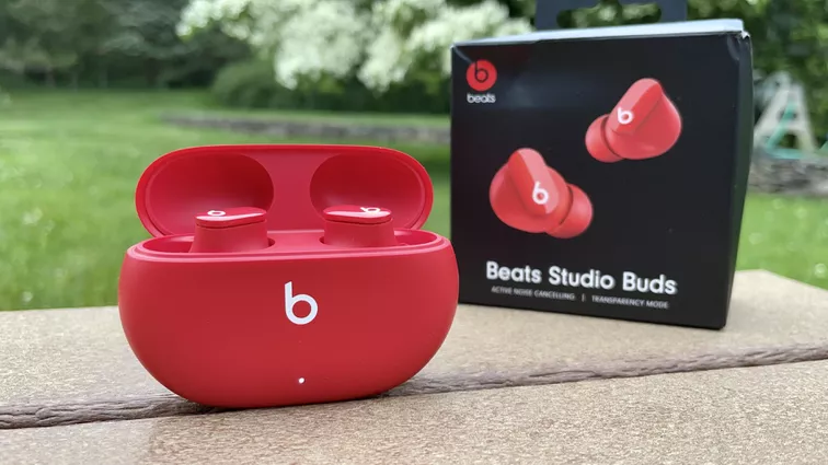 beats studio buds red with