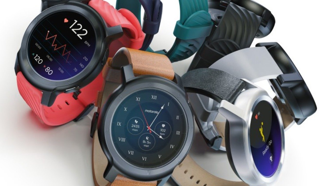 Moto-Watch-100-launched-with-a-price-tag-of-$99.99-Moto-OS-and-2-weeks-battery-life